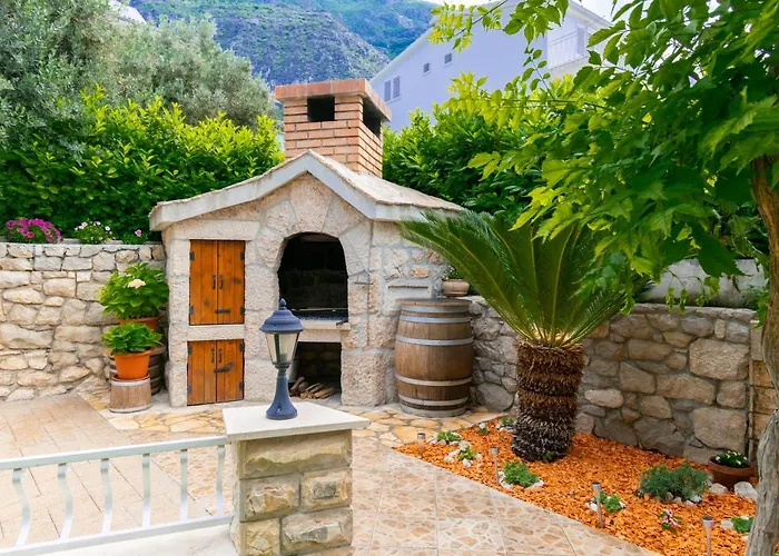 Iva With Sea View Apartman *