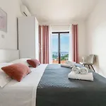 Iva With Sea View Apartman