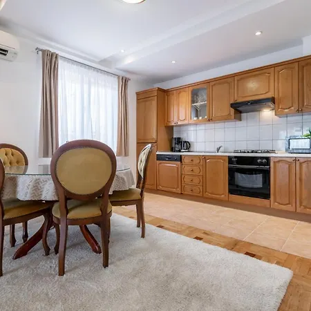 Apartman Iva With Sea View *