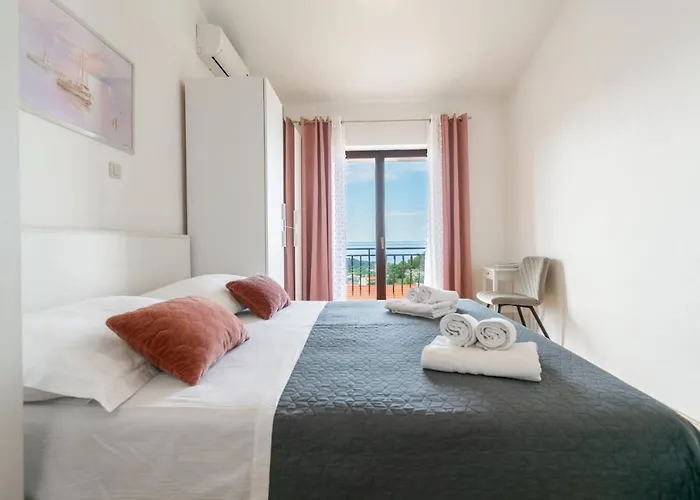 Iva With Sea View Apartman