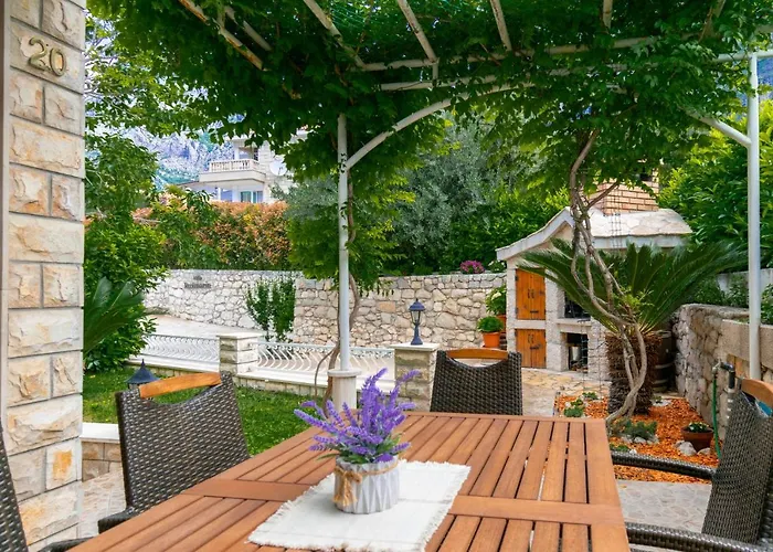 Apartman Iva With Sea View